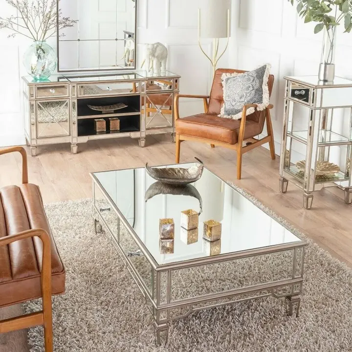 Pros and Cons of Mirrored Furniture