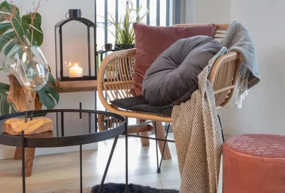 Creating cosy reading nooks: furniture essentials for book lovers - 1