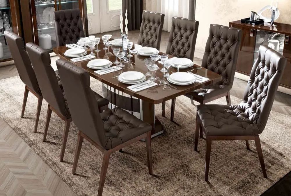 CAN 8 PEOPLE FIT AT A 160 CM DINING TABLE