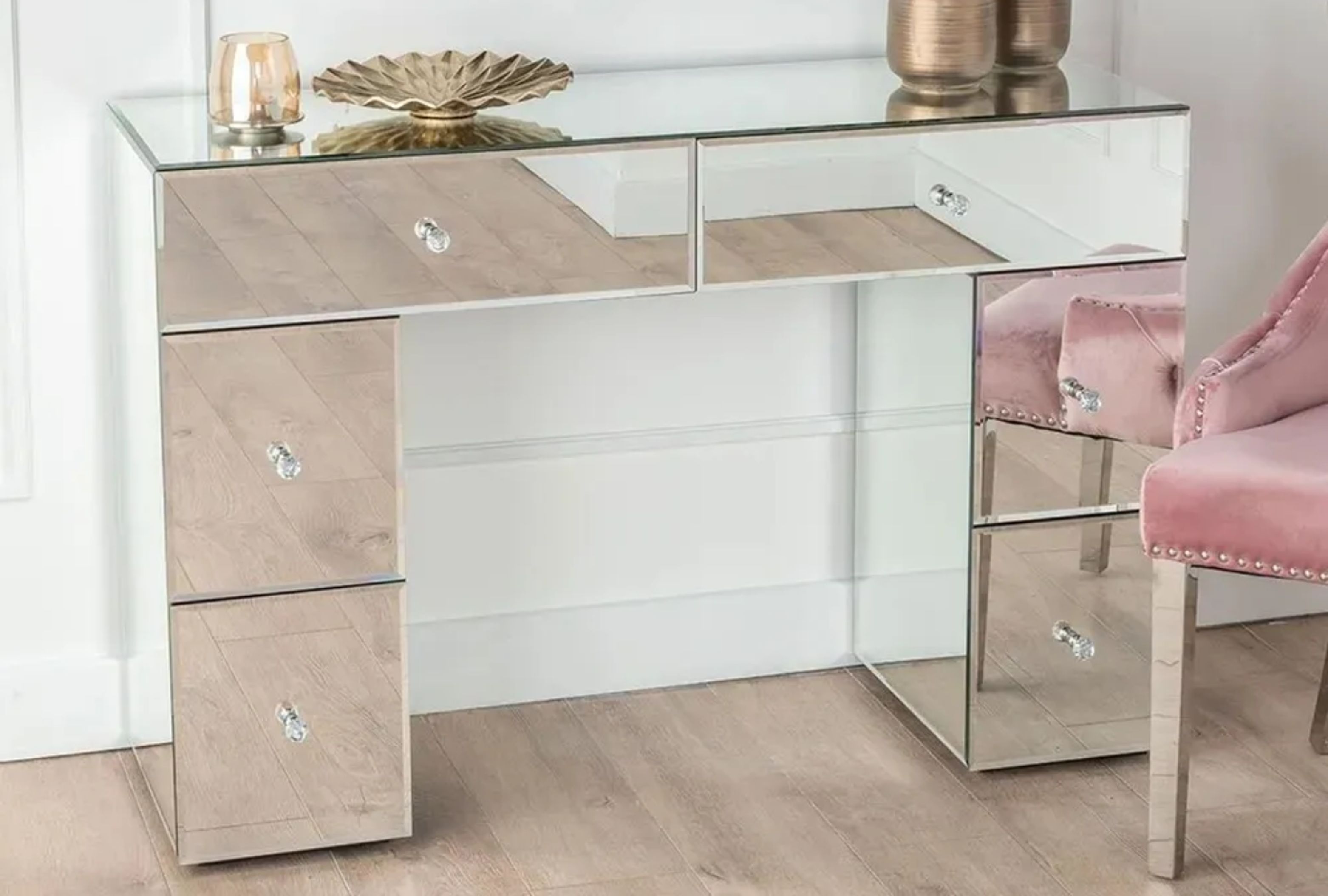 Where Should a Dressing Table Be Placed in a Bedroom?