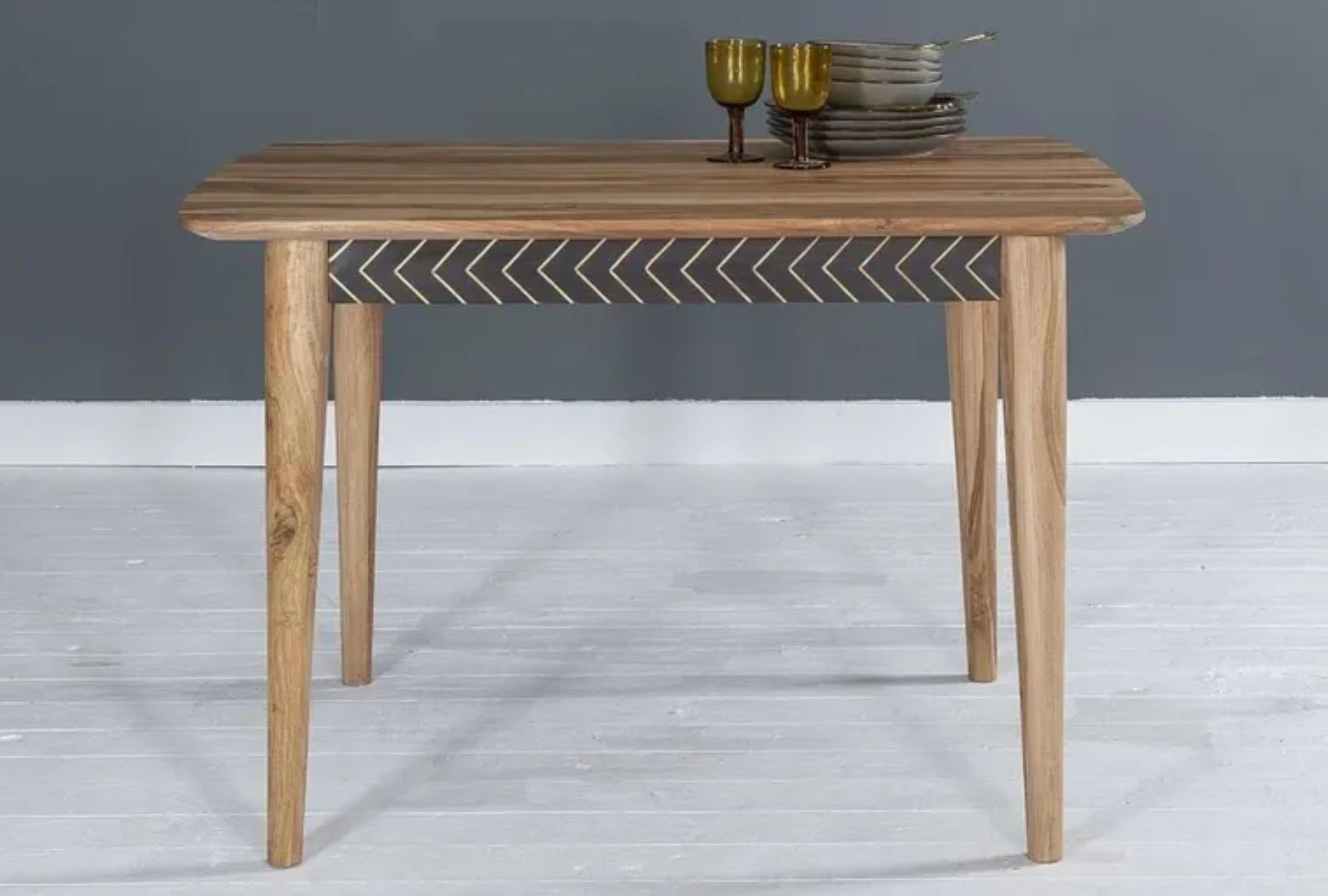 Choosing the Right Wood for Your Dining Table - 005