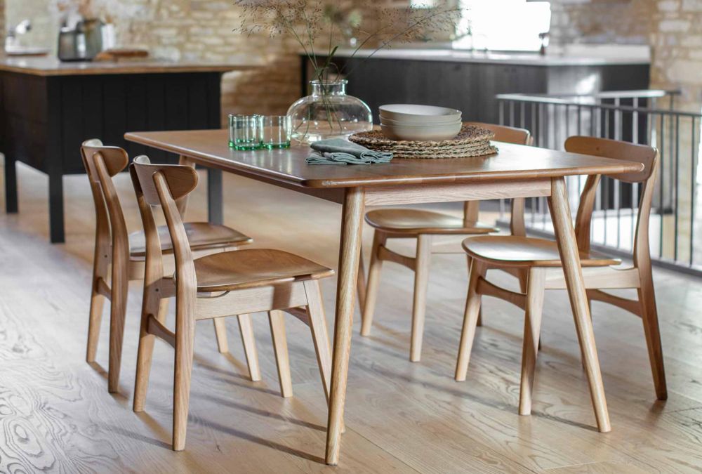Difference Between Solid Oak, Oak Veneer, and Oak Effect - 01