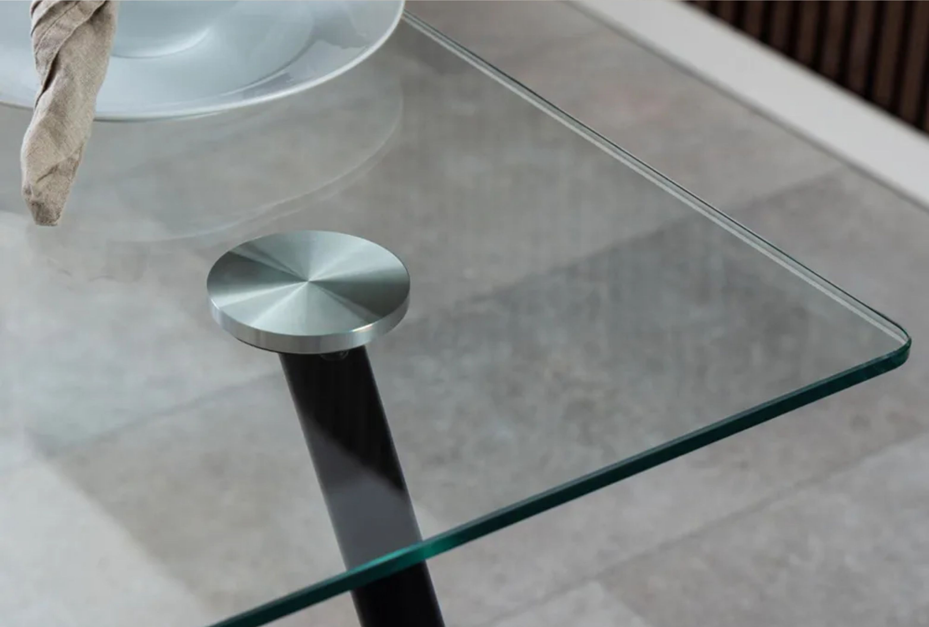 Glass vs Wooden Dining Tables Which Is - 002