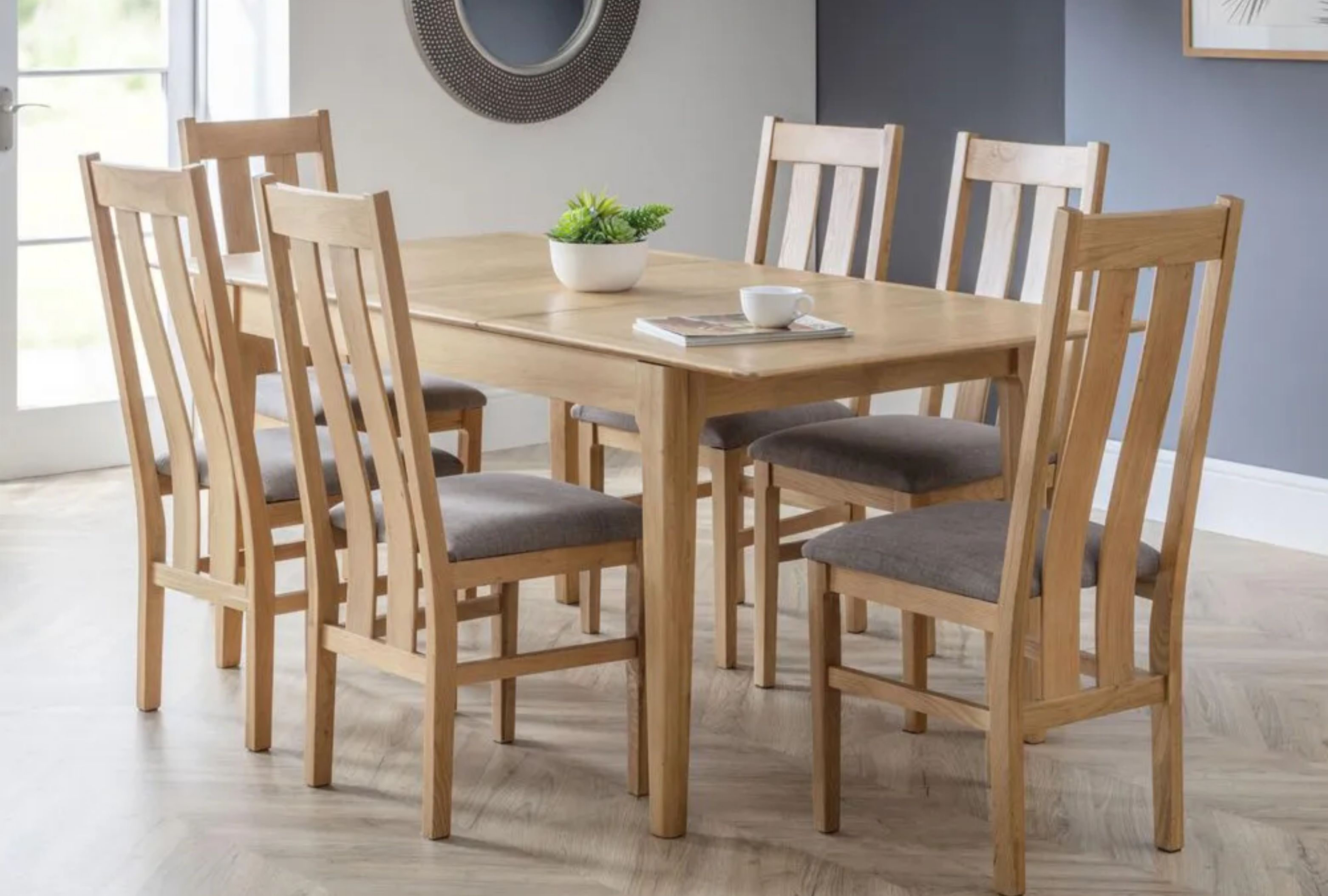 Glass vs Wooden Dining Tables Which Is - 003