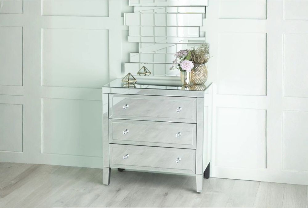 How Mirrored Furniture Can Make Your Space Feel Bigger - 001