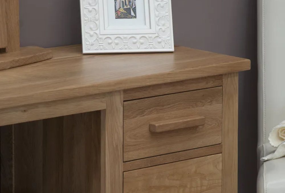 how to choose and organise the perfect dressing table - 003
