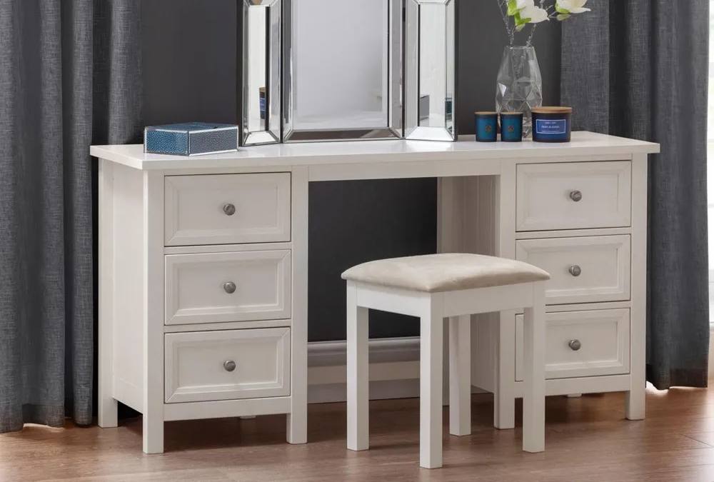 how to choose and organise the perfect dressing table - 004