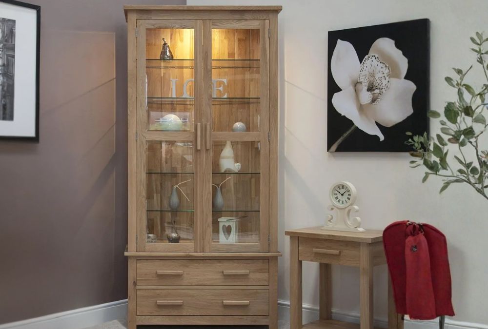 How to Choose the Right Display Cabinet - 002