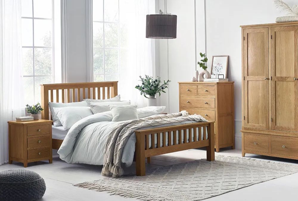 What are the Different types of Finishes Available in Oak Furniture - 001