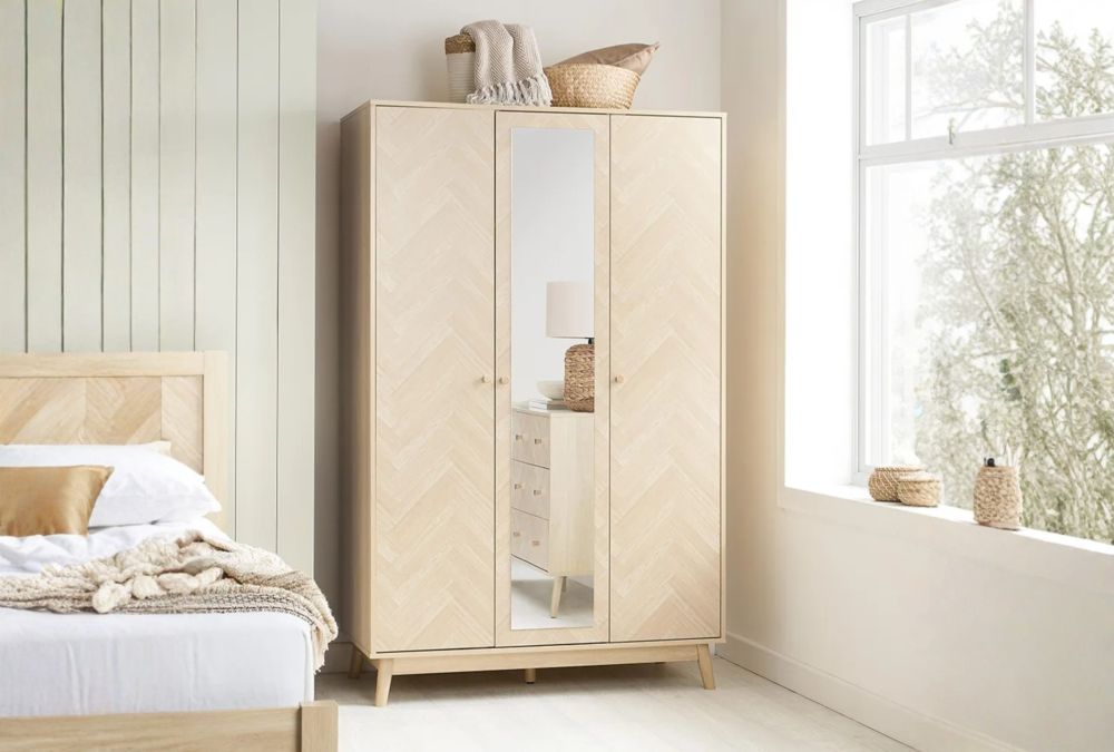 Why Mirrored Wardrobes are a Smart Choice - 003