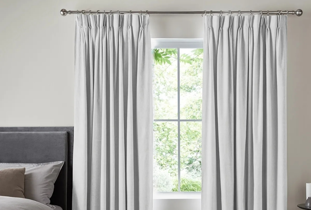 Tyson Frost Curtain hanging close to ceiling height